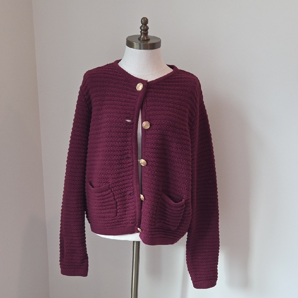 Cozy Women's Maroon Buttoned Textured Cardigan